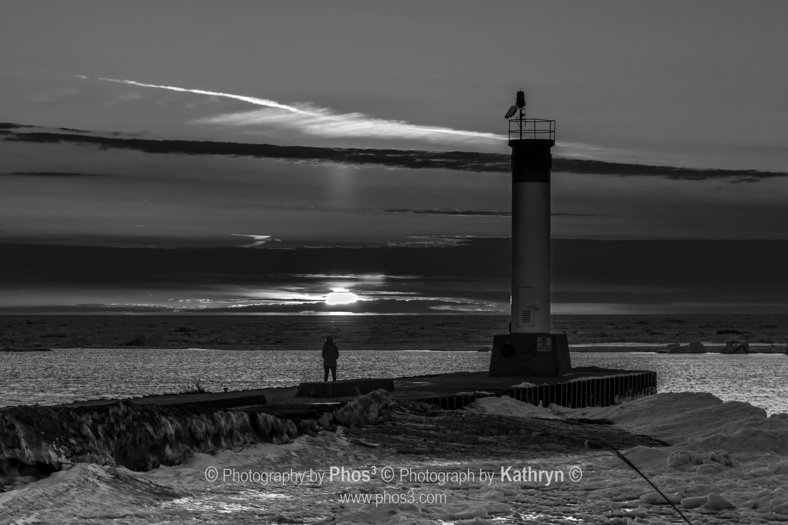 kp34692-1-bw-grand-bend-lighthouse